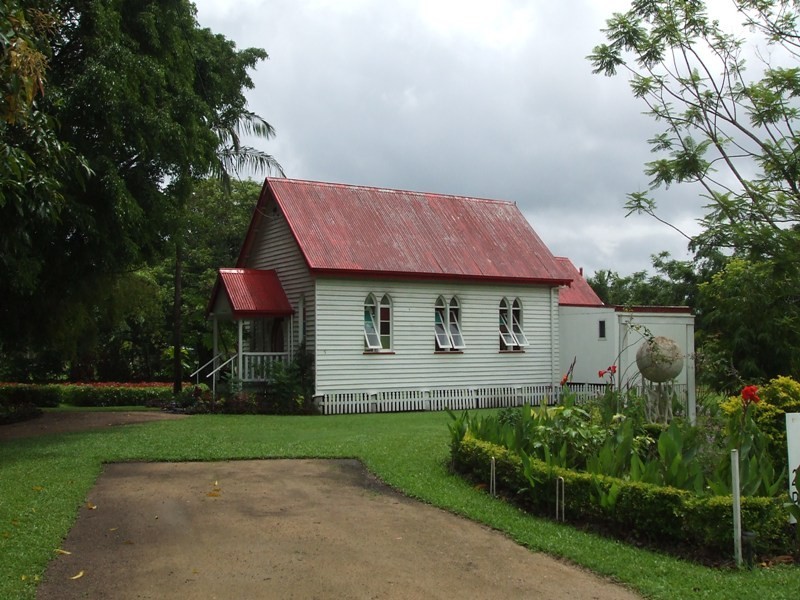 5 Bagley Street, Finch Hatton QLD 4756