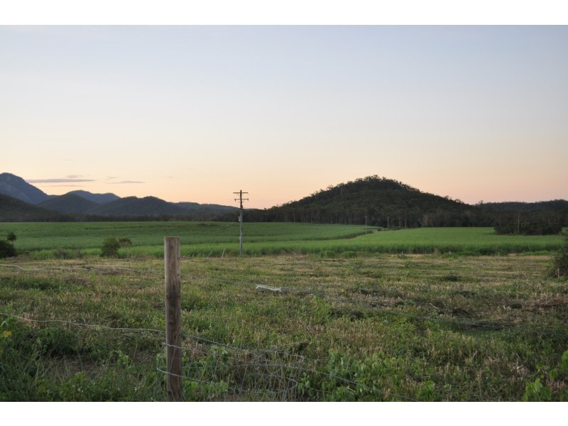 216 Yakapari-Seaforth Road, The Leap QLD 4740