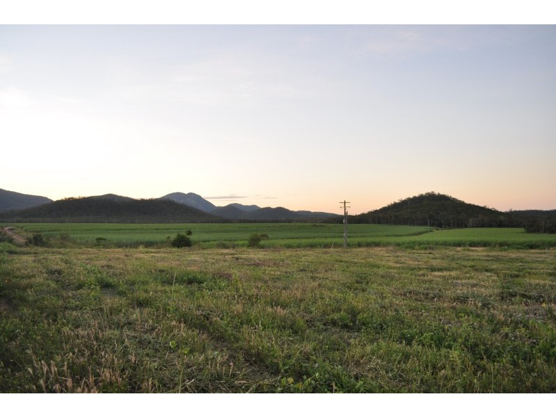 216 Yakapari-Seaforth Road, The Leap QLD 4740