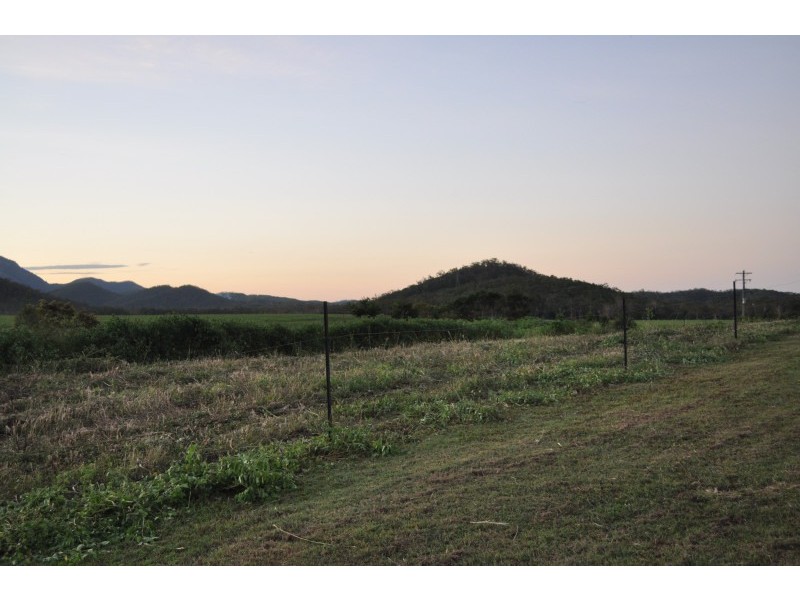 216 Yakapari-Seaforth Road, The Leap QLD 4740