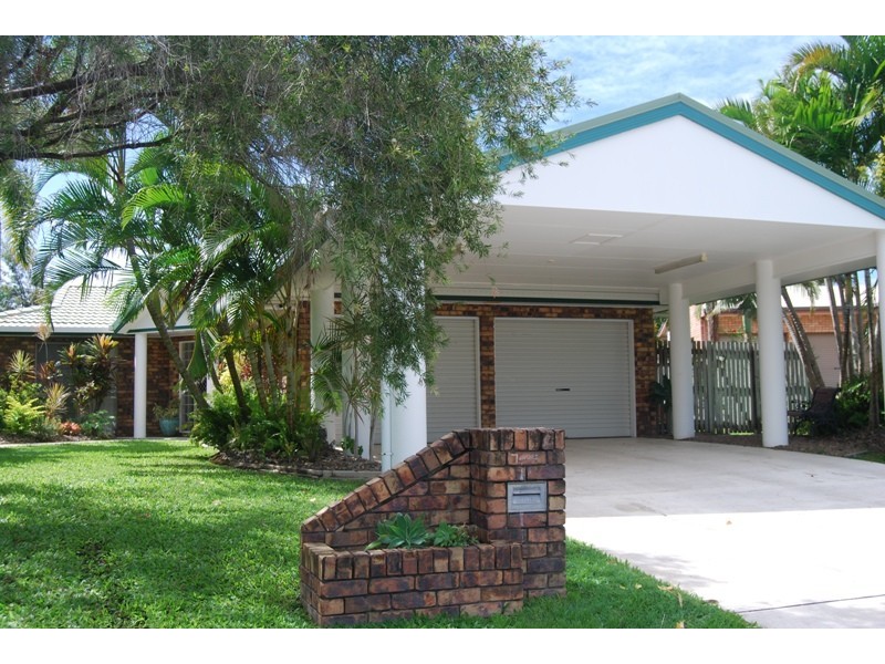 7 Hughes Street, Glenella QLD 4740