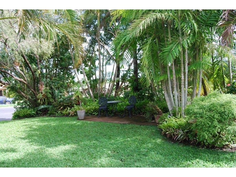 7 Hughes Street, Glenella QLD 4740