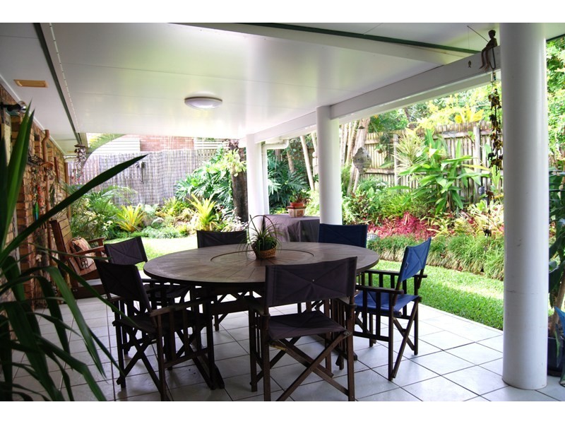 7 Hughes Street, Glenella QLD 4740