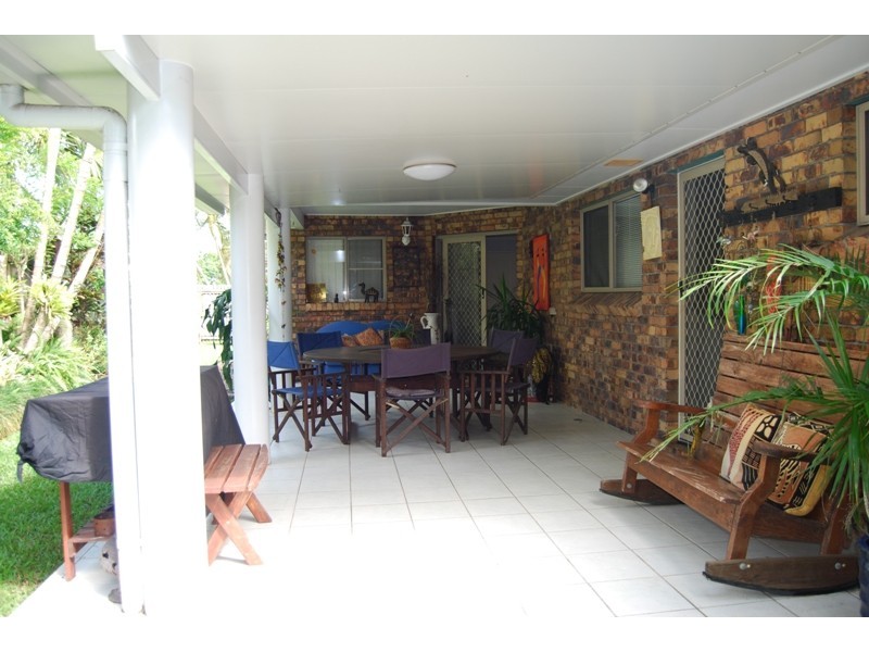 7 Hughes Street, Glenella QLD 4740