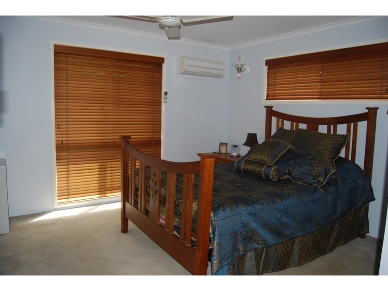 7 Hughes Street, Glenella QLD 4740