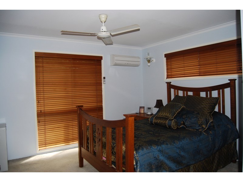 7 Hughes Street, Glenella QLD 4740
