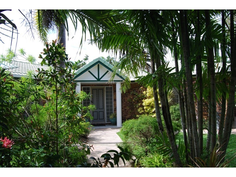 7 Hughes Street, Glenella QLD 4740