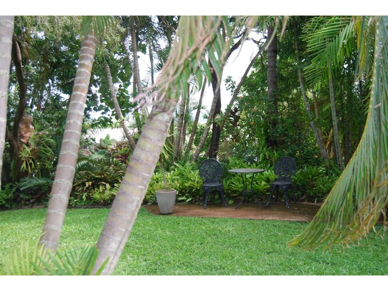 7 Hughes Street, Glenella QLD 4740