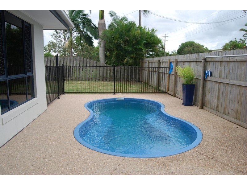 21a Churchill Avenue, Ooralea QLD 4740