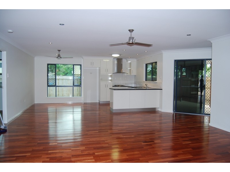 21a Churchill Avenue, Ooralea QLD 4740