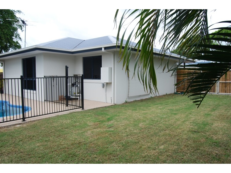 21a Churchill Avenue, Ooralea QLD 4740