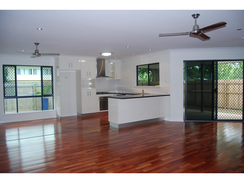21a Churchill Avenue, Ooralea QLD 4740
