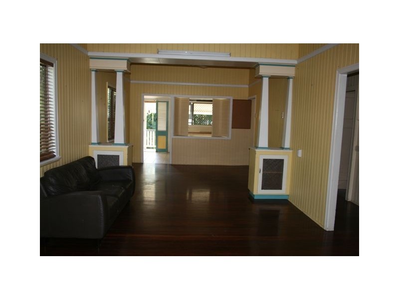 10 Oak Street, Andergrove QLD 4740