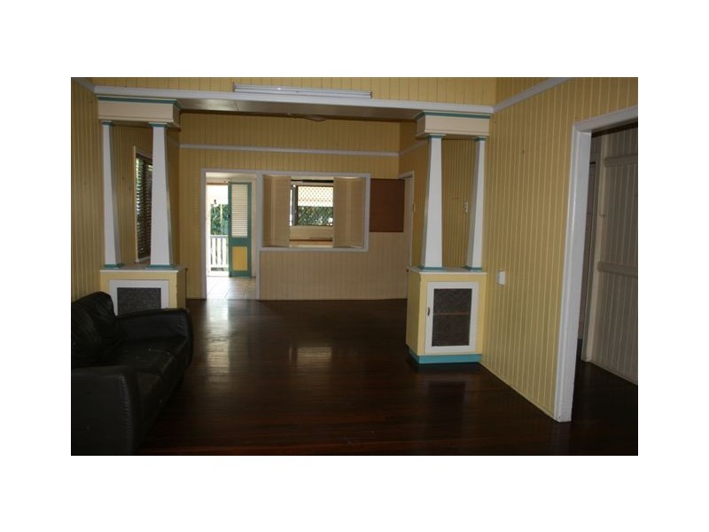 10 Oak Street, Andergrove QLD 4740