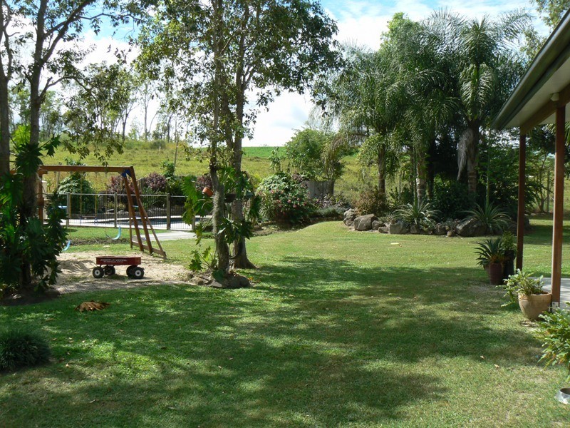 571 Kinchant Dam Road, Eton North QLD 4741