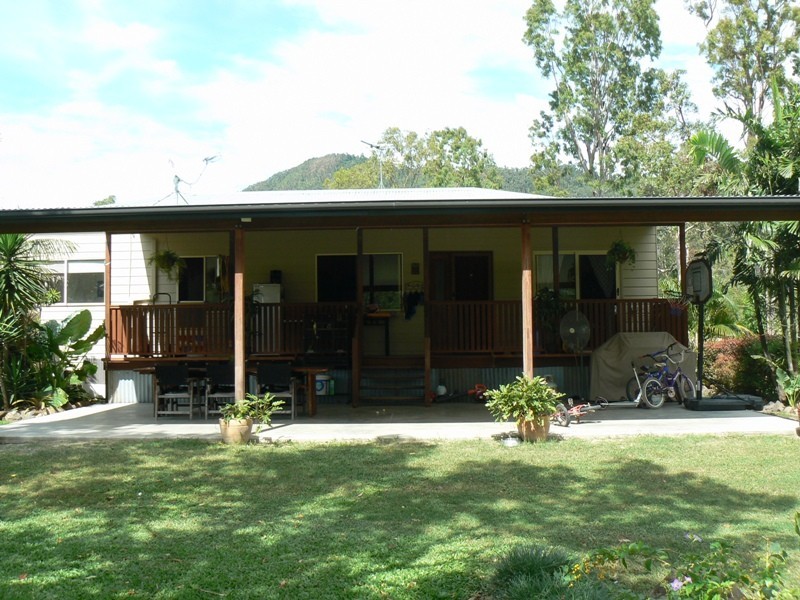571 Kinchant Dam Road, Eton North QLD 4741