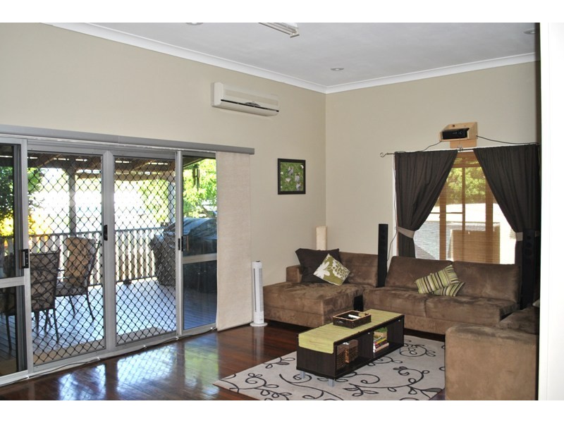 8 Perkins Street, North Mackay QLD 4740