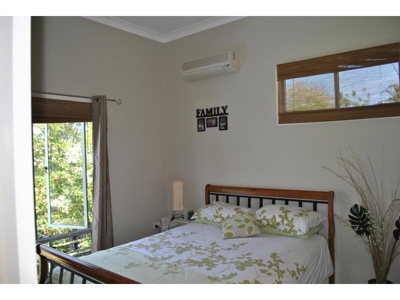 8 Perkins Street, North Mackay QLD 4740