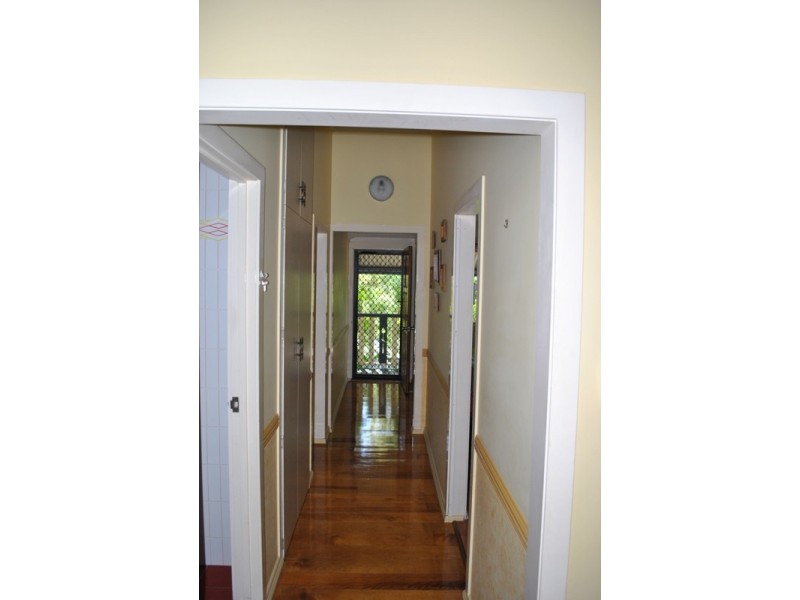 8 Perkins Street, North Mackay QLD 4740