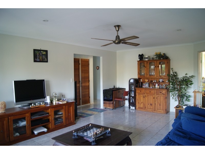 8 Telina Drive, Beaconsfield QLD 4740