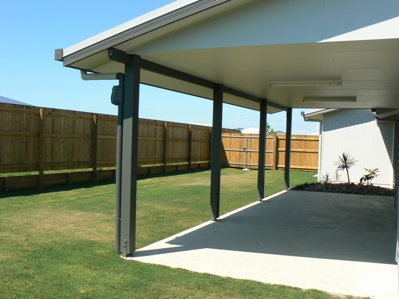 35 Montgomery Street (PLANTATION PALMS), Rural View QLD 4740