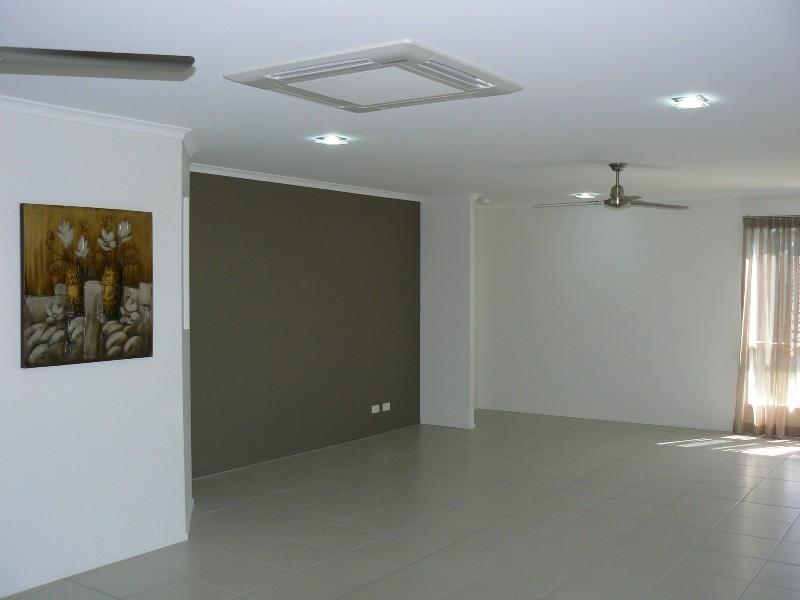 35 Montgomery Street (PLANTATION PALMS), Rural View QLD 4740