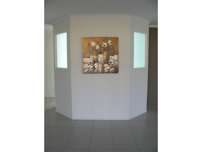 35 Montgomery Street (PLANTATION PALMS), Rural View QLD 4740