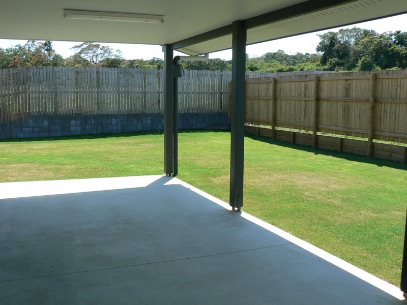 35 Montgomery Street (PLANTATION PALMS), Rural View QLD 4740