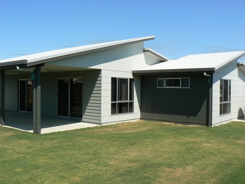 35 Montgomery Street (PLANTATION PALMS), Rural View QLD 4740