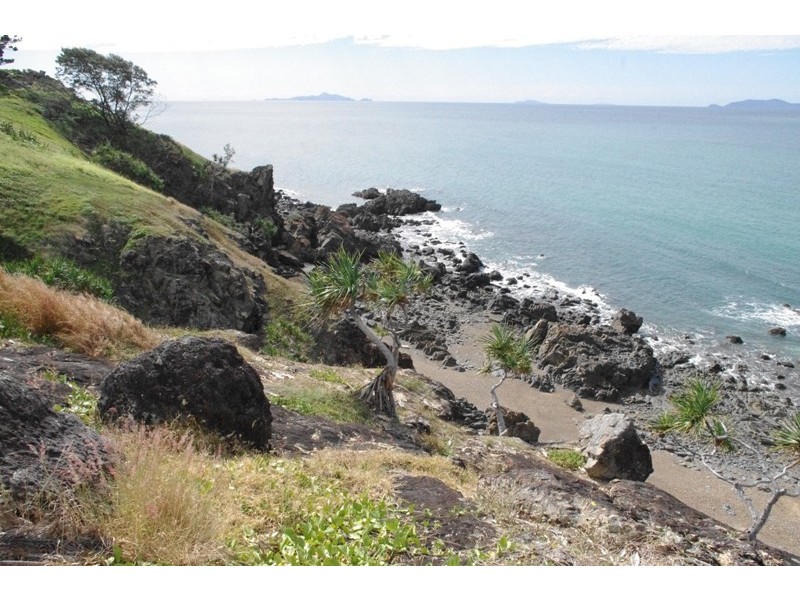 12 Albatross Street, Slade Point QLD 4740