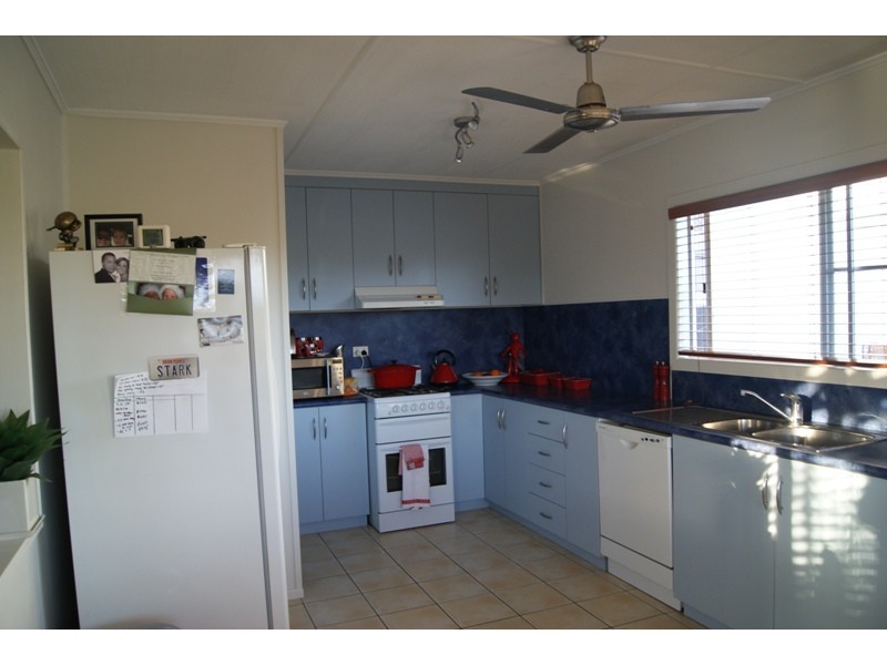 102 Mango Avenue, Eimeo QLD 4740