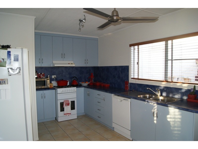 102 Mango Avenue, Eimeo QLD 4740
