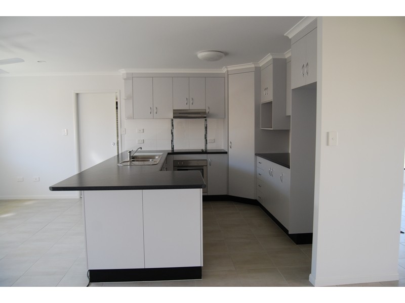 19 Schooner Avenue, Bucasia QLD 4750