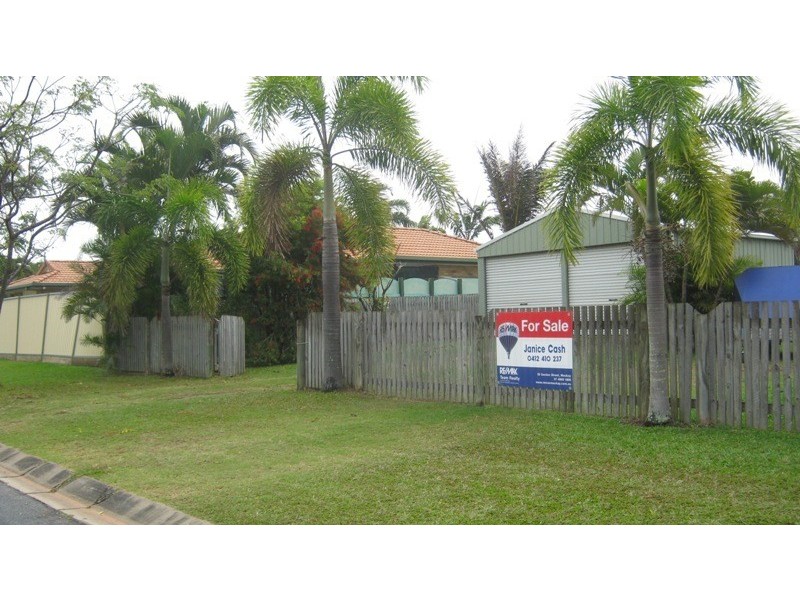 1 Dumfries Court, Beaconsfield QLD 4740