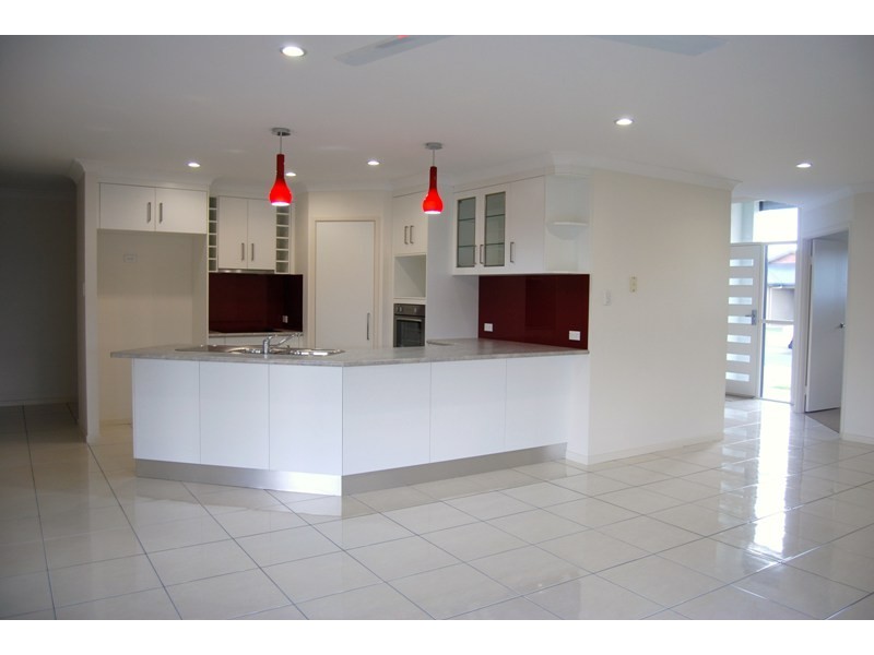 1 Firefly Crescent, Ooralea QLD 4740