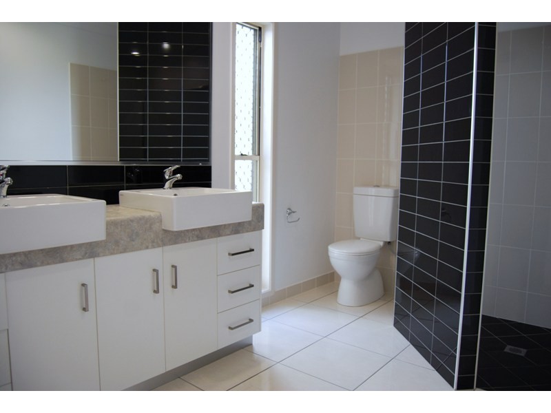 1 Firefly Crescent, Ooralea QLD 4740