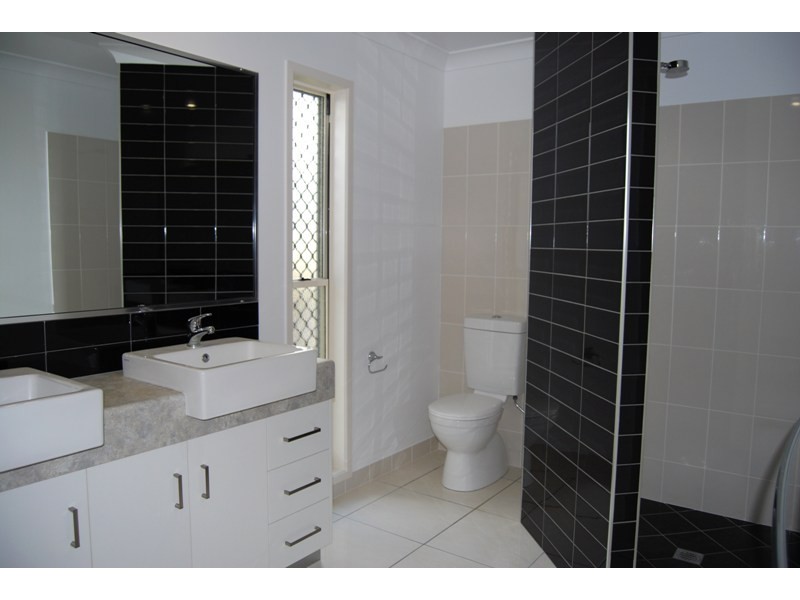 1 Firefly Crescent, Ooralea QLD 4740