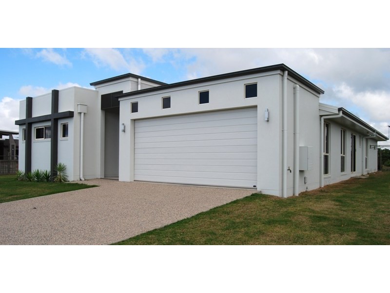 1 Firefly Crescent, Ooralea QLD 4740