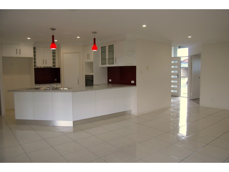 1 Firefly Crescent, Ooralea QLD 4740