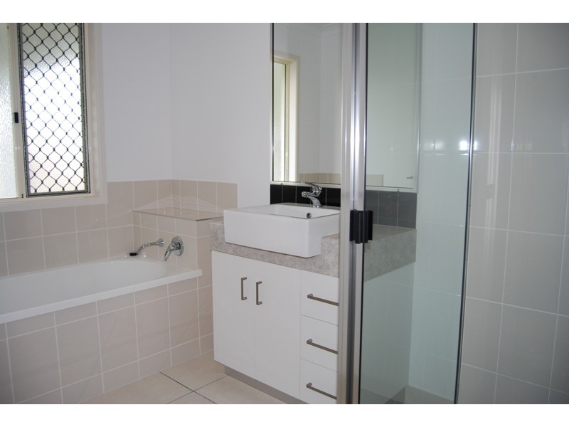 1 Firefly Crescent, Ooralea QLD 4740