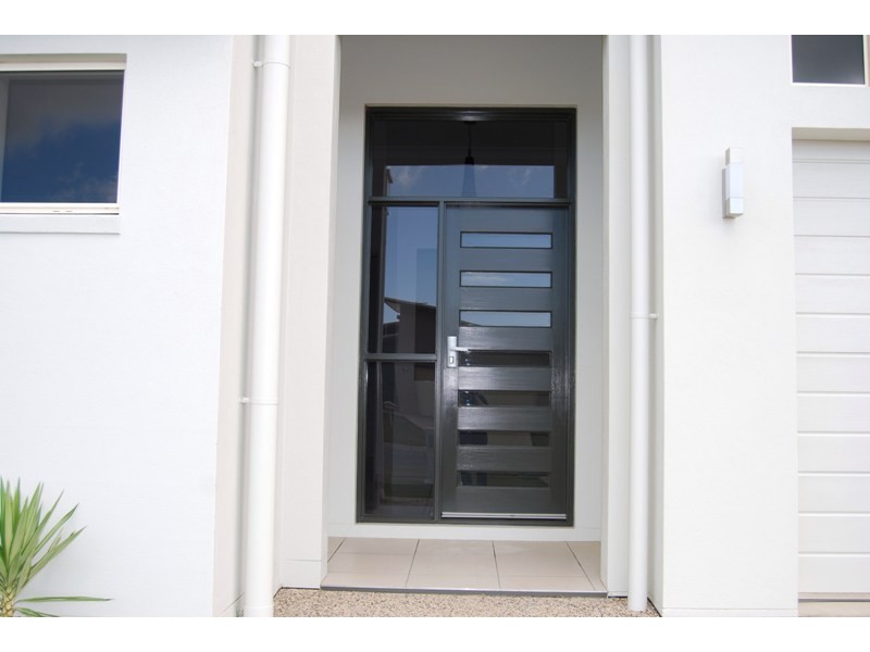 1 Firefly Crescent, Ooralea QLD 4740