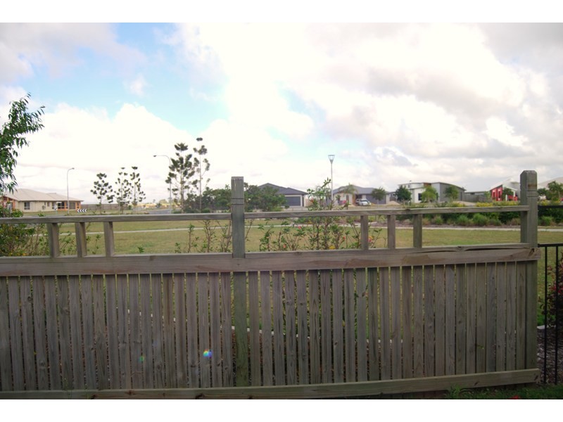 1 Firefly Crescent, Ooralea QLD 4740