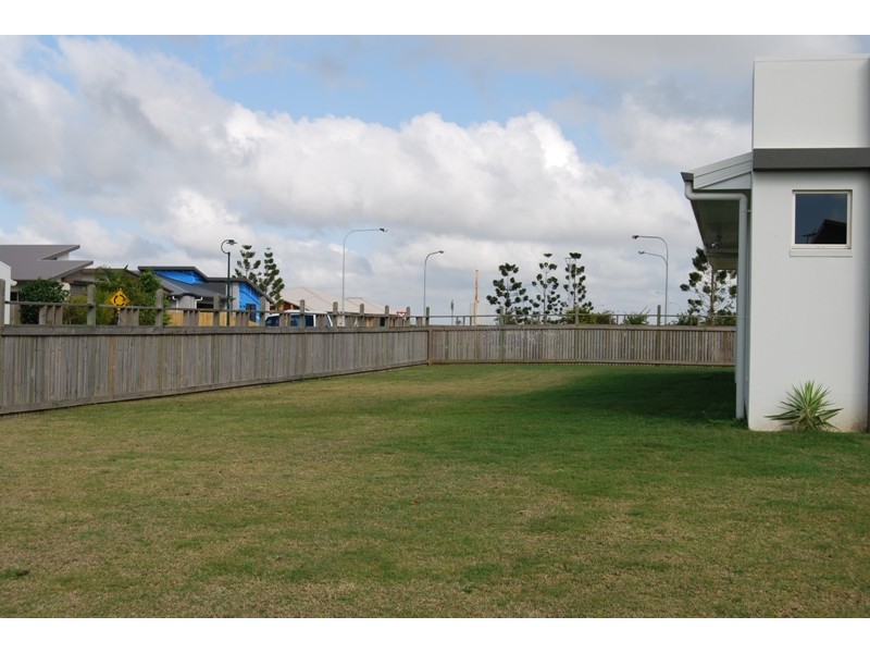 1 Firefly Crescent, Ooralea QLD 4740