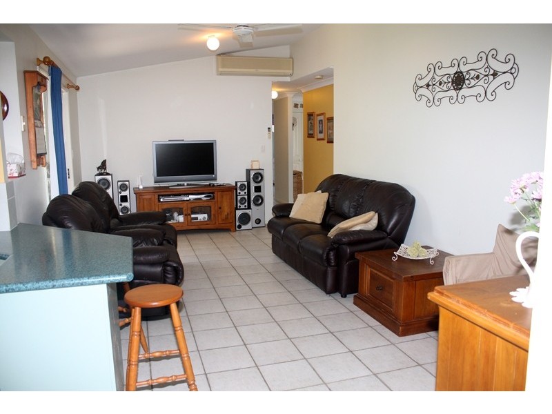 1 Lazarus Court, Eimeo QLD 4740