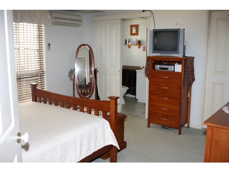 1 Lazarus Court, Eimeo QLD 4740