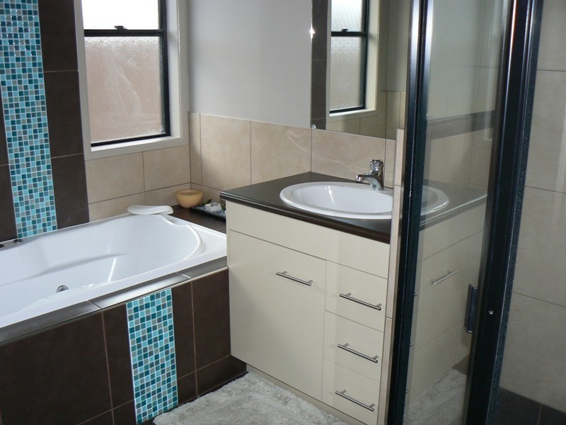 21 Cutfield Street, Glenella QLD 4740