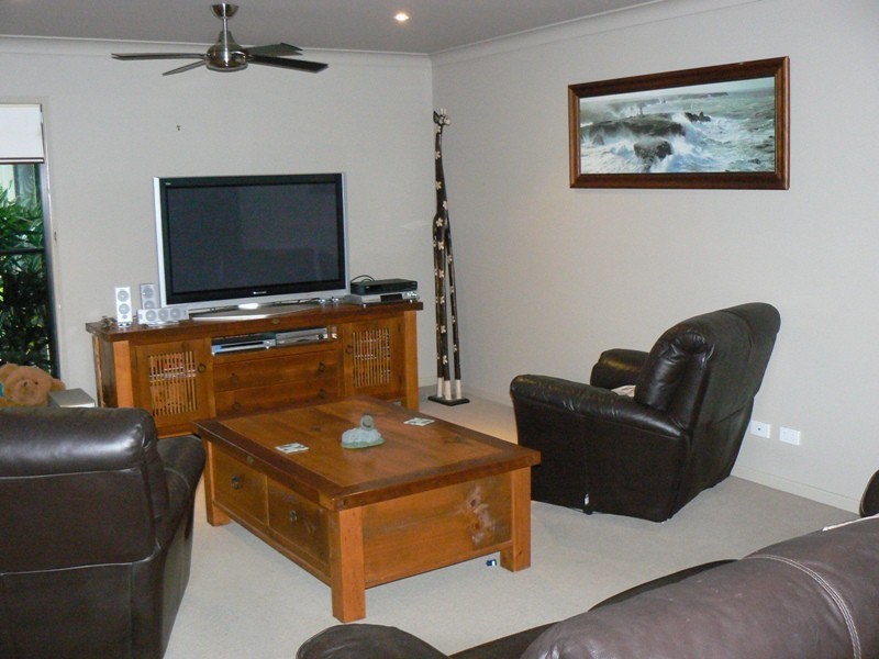 21 Cutfield Street, Glenella QLD 4740