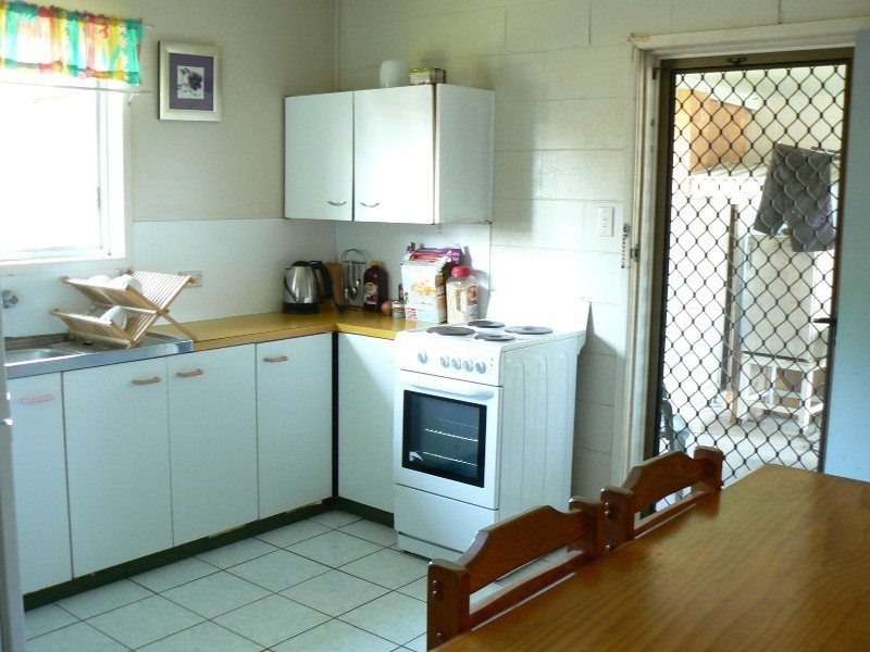 2/4 Hocken Street, North Mackay QLD 4740