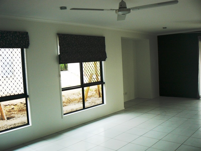 11 Sonoran Street (Plantation Palms), Rural View QLD 4740
