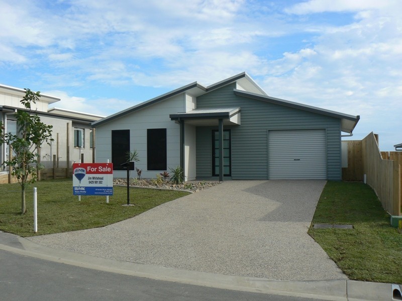 11 Sonoran Street (Plantation Palms), Rural View QLD 4740